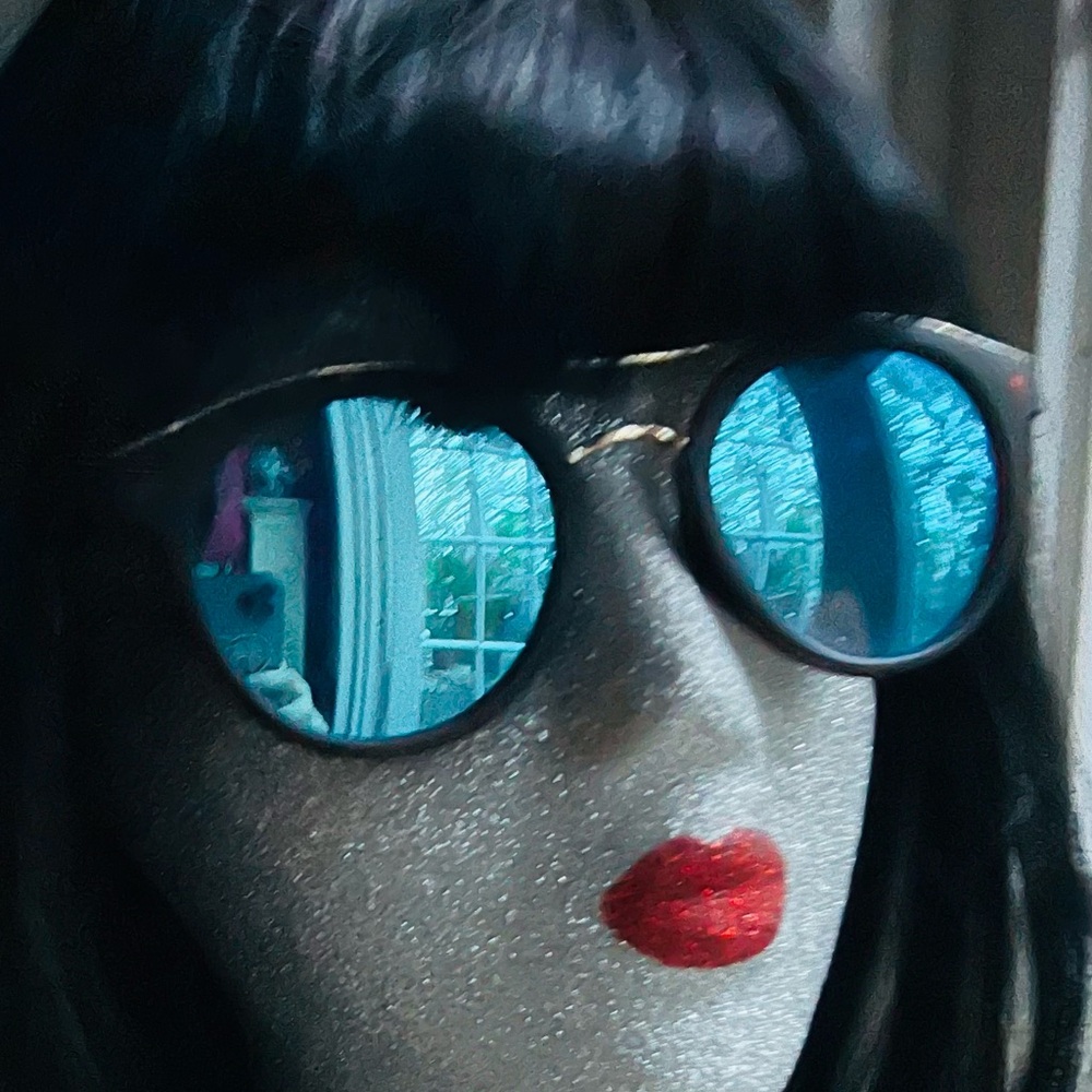 Stylish Blue Reflective Sunglasses